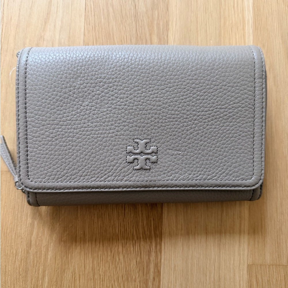 Tory Burch Cross Body Wallet. Never used. With tags.